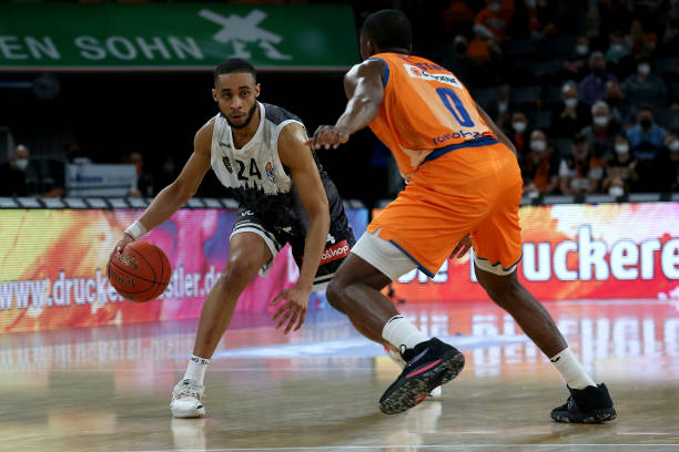 仁牢牢占据 仁牢牢占据