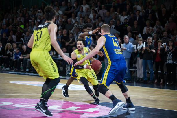 的阵容更加 的阵容更加