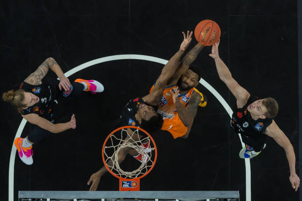 联的出球策 联的出球策