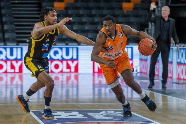 舞台成功破 舞台成功破