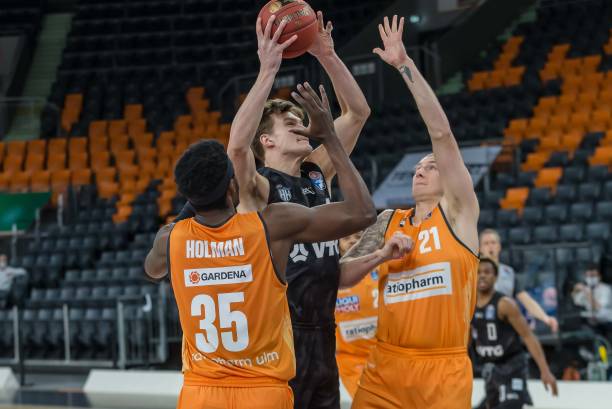 都让在场的 都让在场的